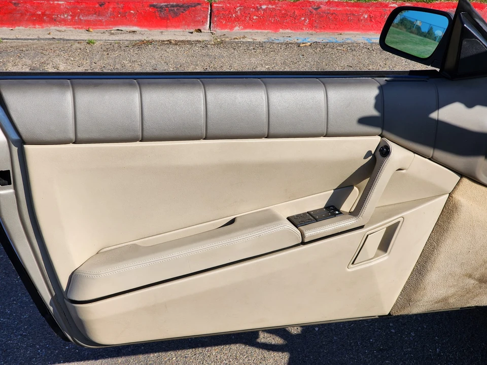 1993 Cadillac Allante - Image 24 of 31