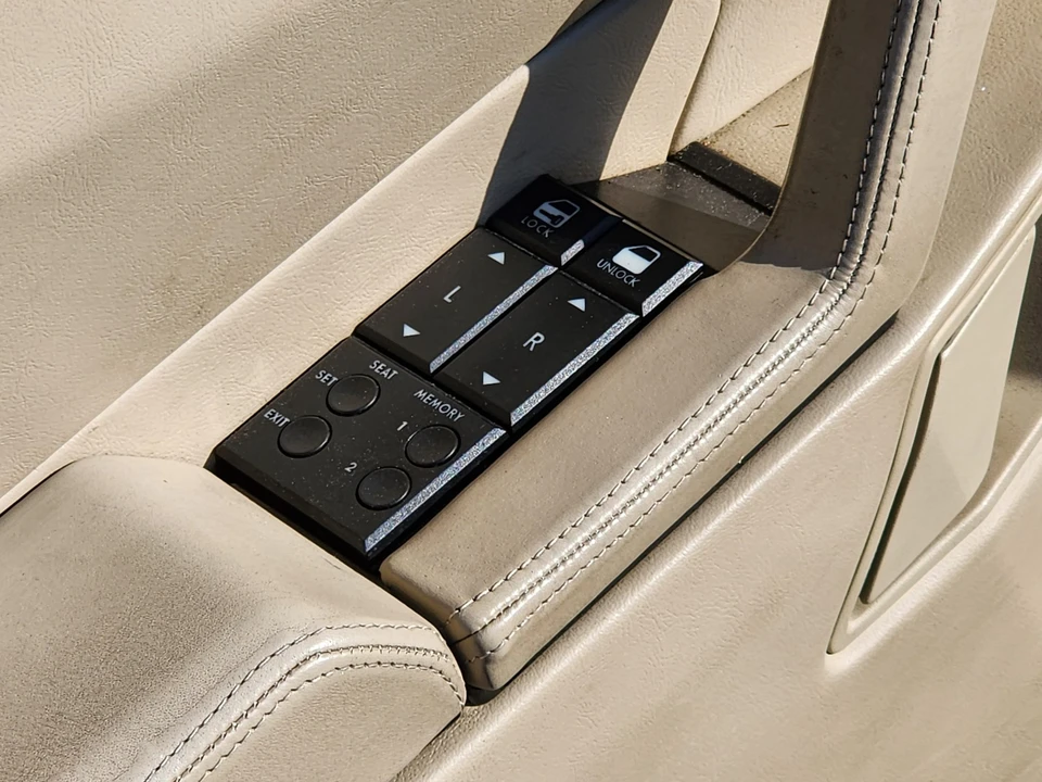 1993 Cadillac Allante - Image 25 of 31