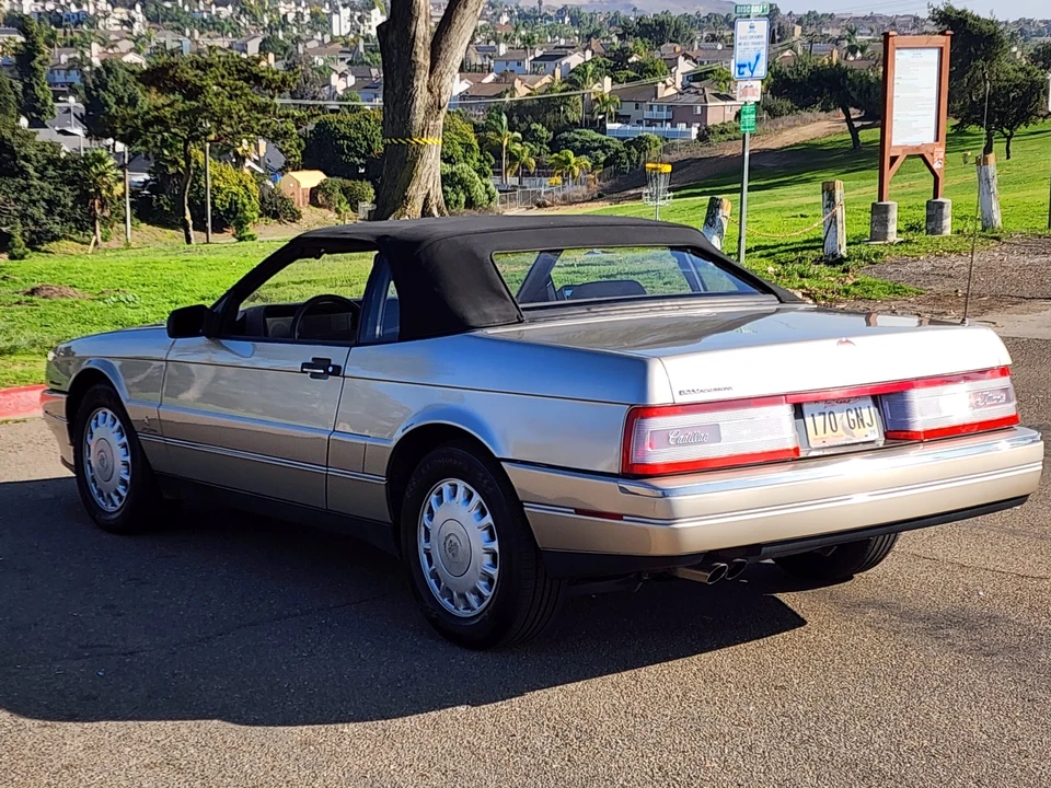 1993 Cadillac Allante - Image 12 of 31