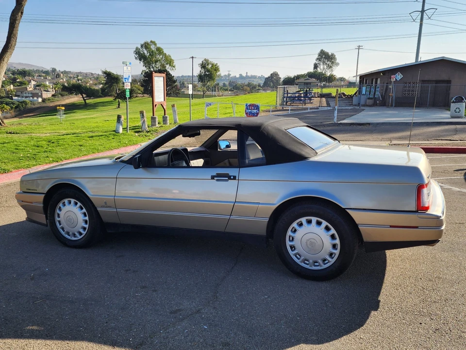 1993 Cadillac Allante - Image 13 of 31