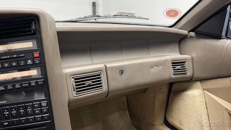 1993 Cadillac Allante - Image 17 of 21