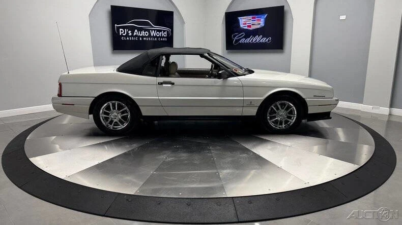 1993 Cadillac Allante - Image 7 of 21