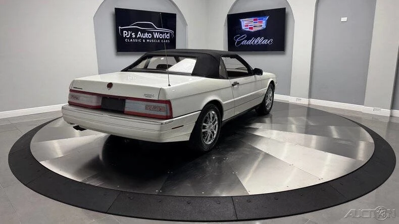 1993 Cadillac Allante - Image 9 of 21