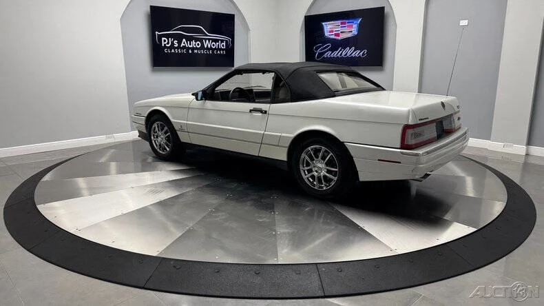 1993 Cadillac Allante - Image 4 of 21