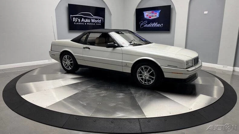 1993 Cadillac Allante - Image 8 of 21