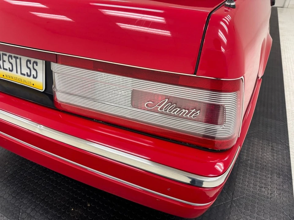1993 Cadillac Allante - Image 24 of 31