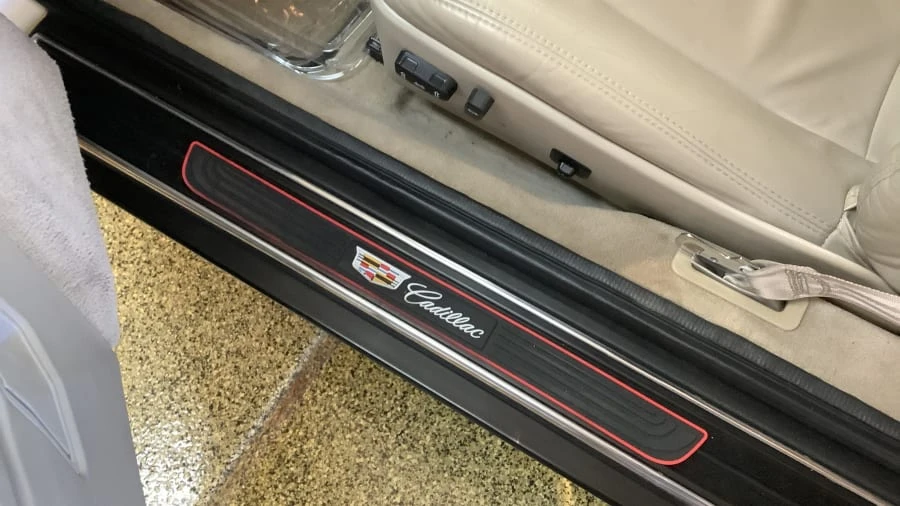 1993 Cadillac Allante - Image 11 of 31