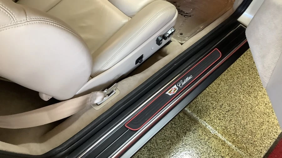 1993 Cadillac Allante - Image 12 of 31