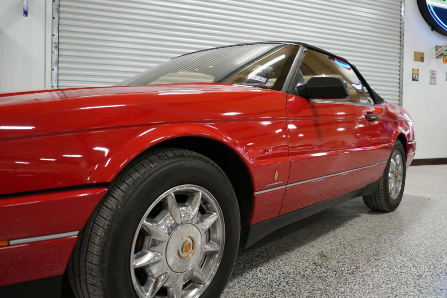 1993 Cadillac Allante - Image 24 of 31