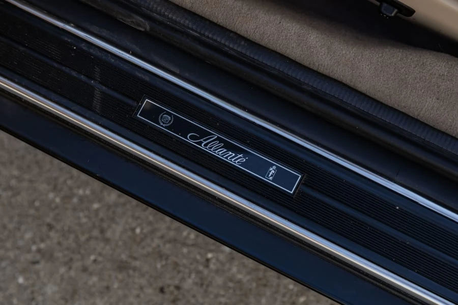 1993 Cadillac Allante - Image 20 of 27