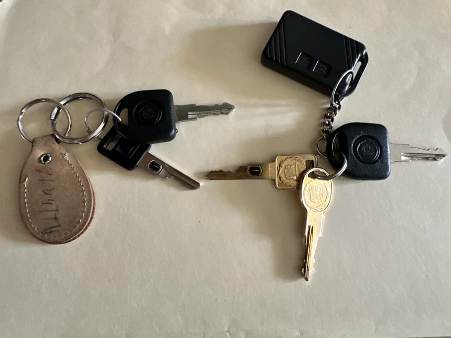1993 Cadillac Allante - Image 17 of 18