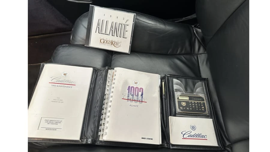 1993 Cadillac Allante - Image 15 of 18