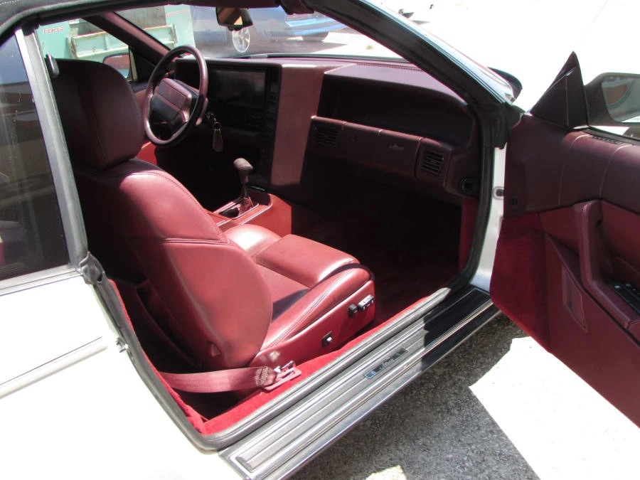 1993 Cadillac Allante - Image 5 of 11