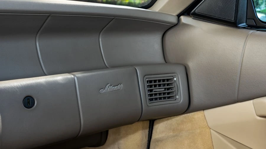 1993 Cadillac Allante - Image 26 of 30
