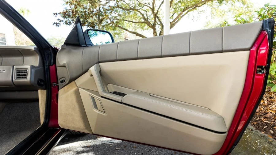 1993 Cadillac Allante - Image 28 of 30
