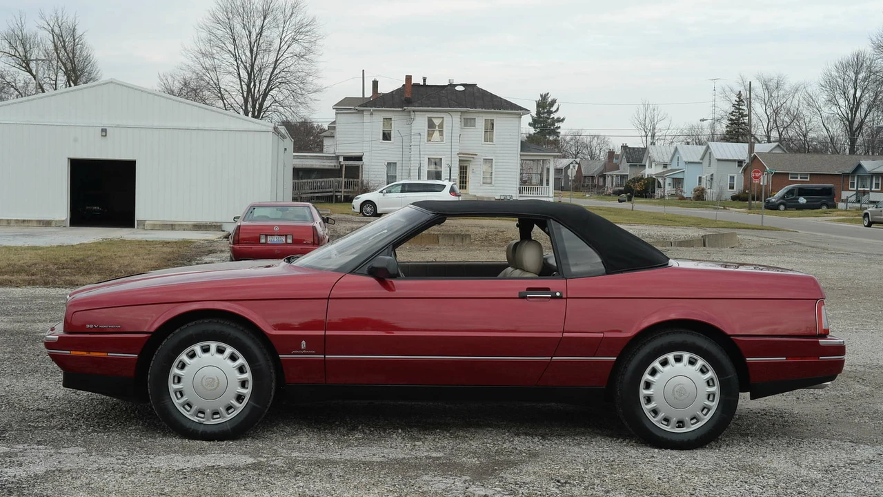 1993 Cadillac Allante - Image 2 of 12