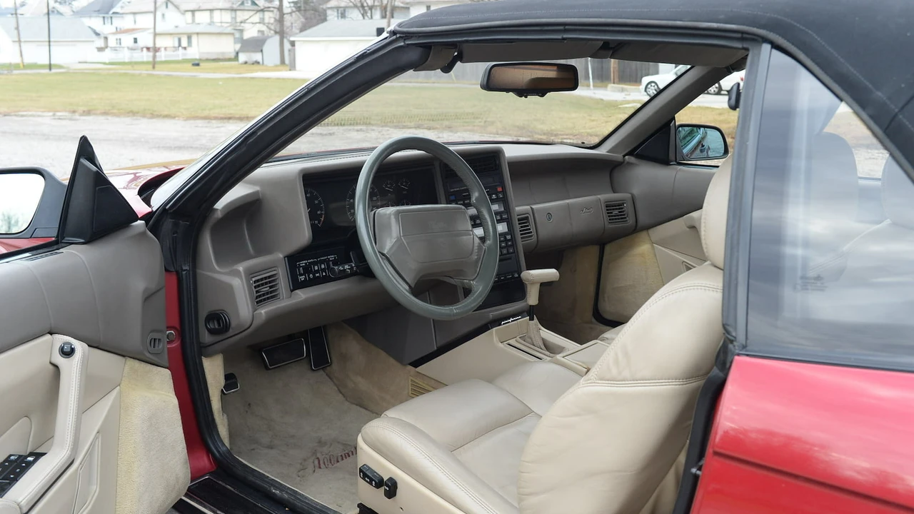 1993 Cadillac Allante - Image 4 of 12