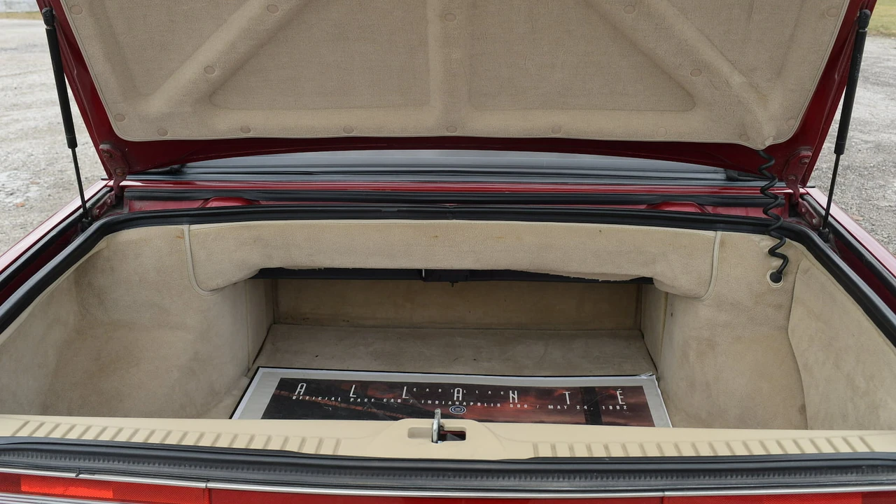 1993 Cadillac Allante - Image 10 of 12