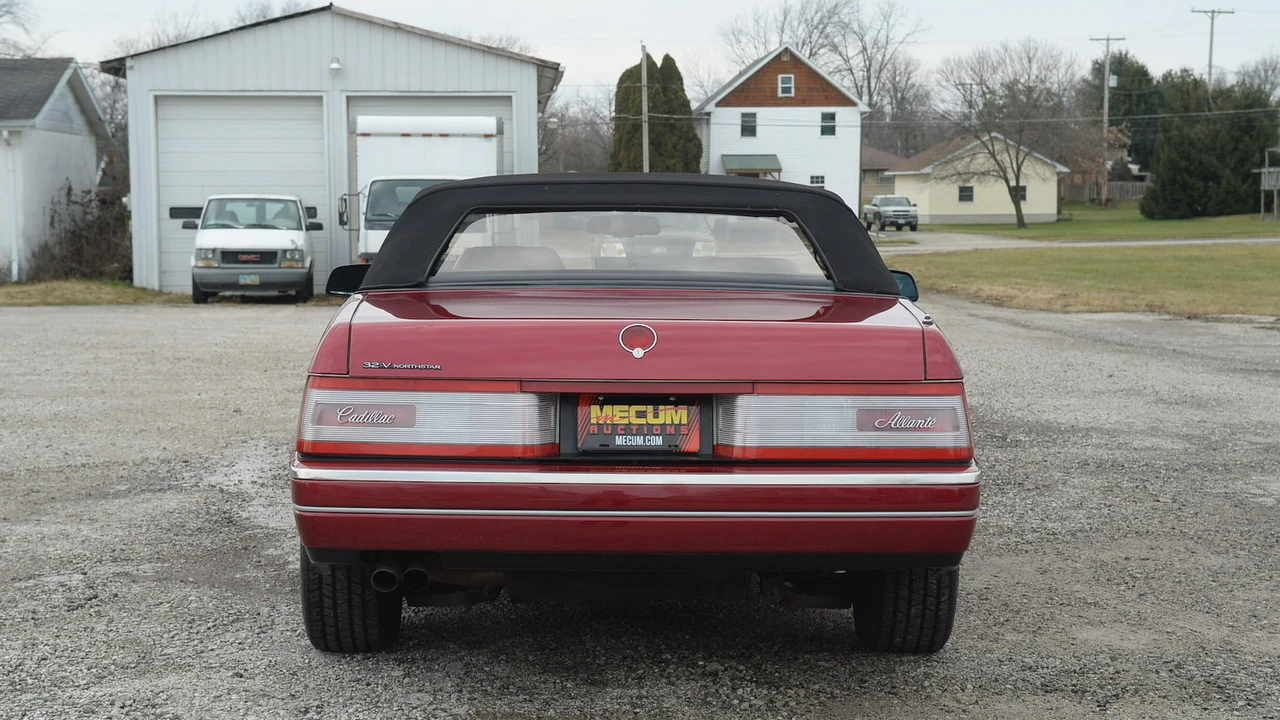 1993 Cadillac Allante - Image 11 of 12