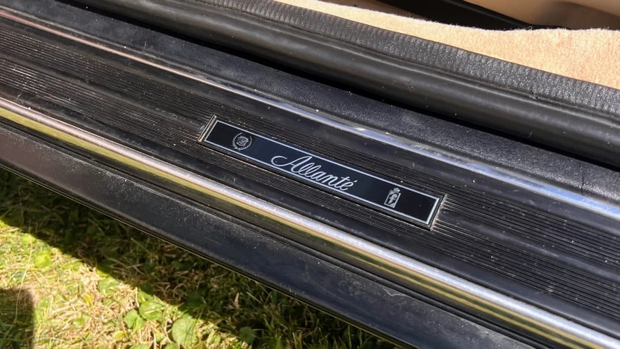 1993 Cadillac Allante - Image 8 of 17