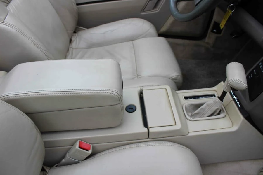 1993 Cadillac Allante - Image 6 of 31