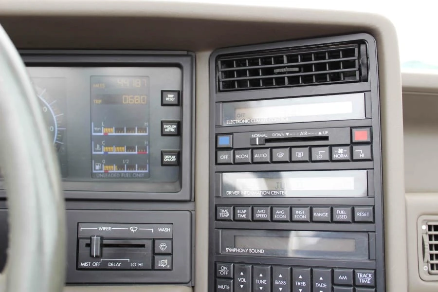 1993 Cadillac Allante - Image 23 of 31