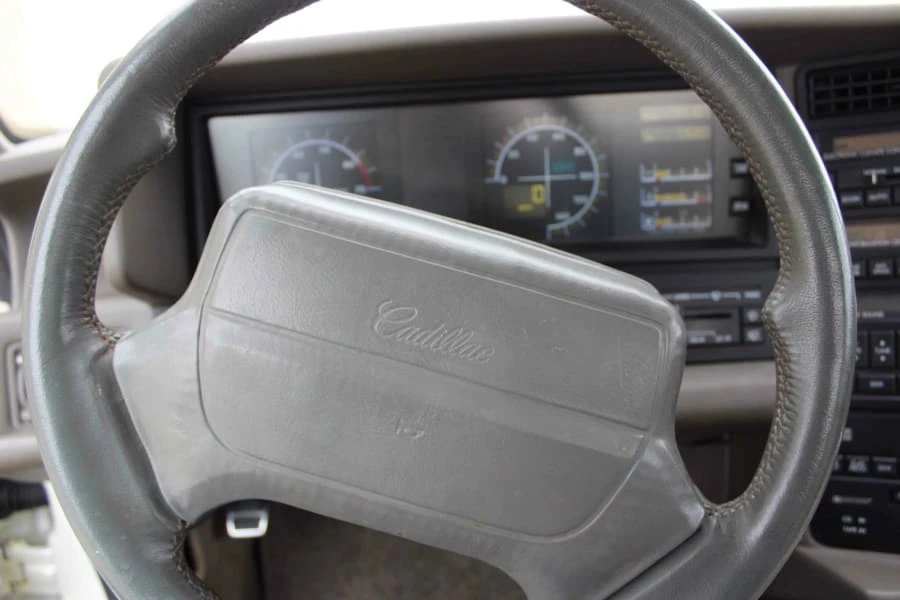 1993 Cadillac Allante - Image 28 of 31