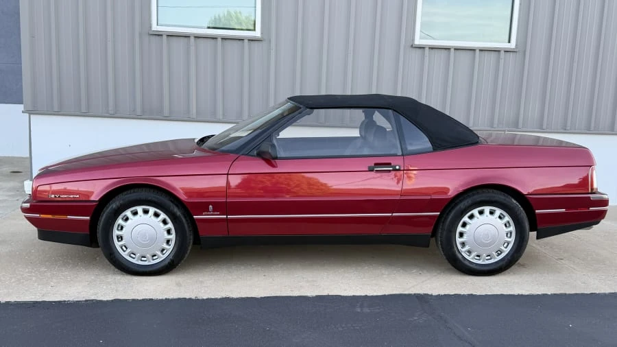 1993 Cadillac Allante - Image 2 of 8