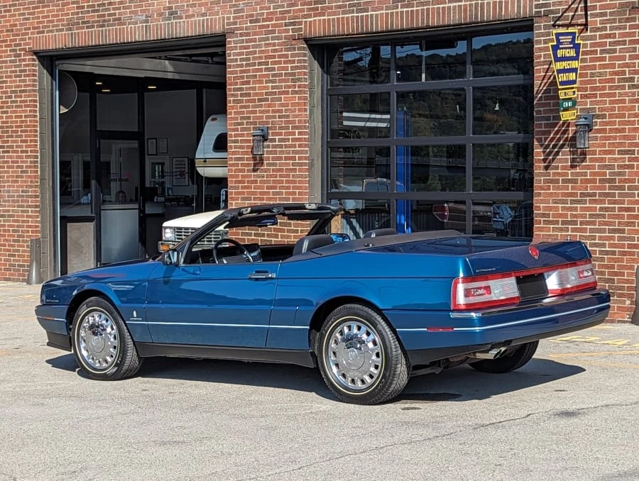 1993 Cadillac Allante - Image 9 of 31