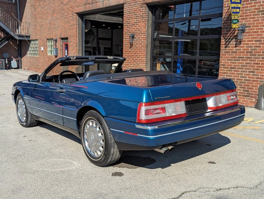1993 Cadillac Allante - Image 24 of 31
