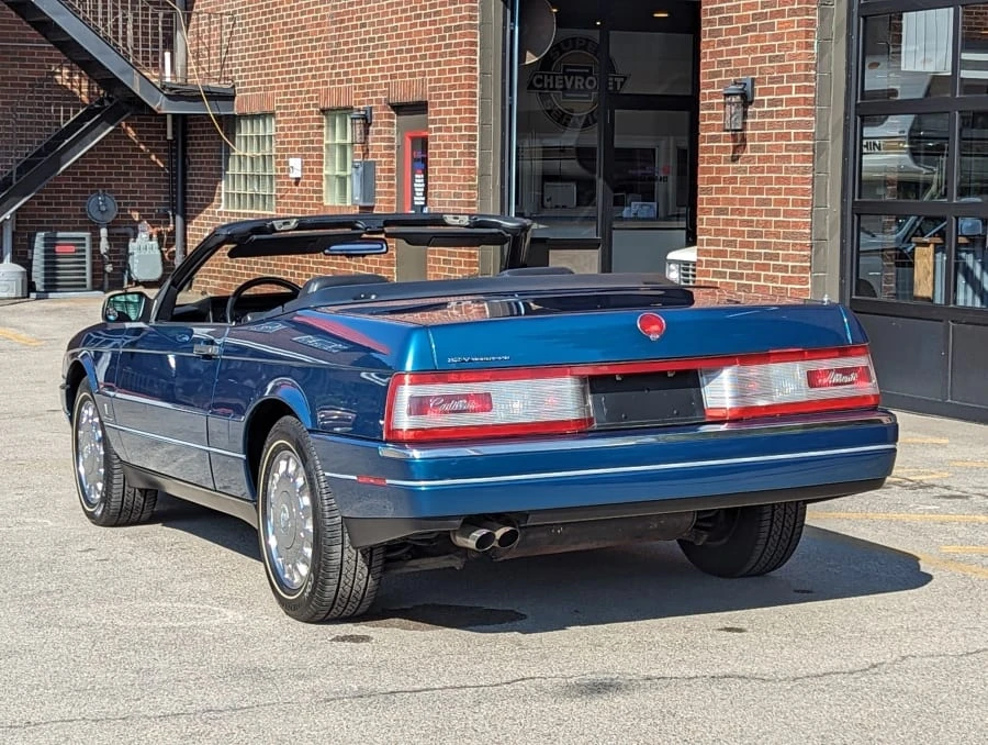 1993 Cadillac Allante - Image 11 of 31