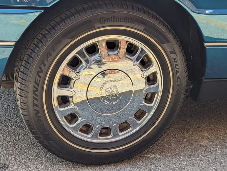 1993 Cadillac Allante - Image 5 of 31