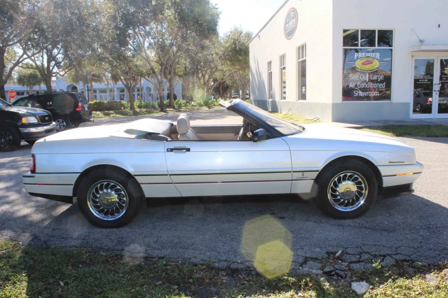 1993 Cadillac Allante - Image 8 of 31