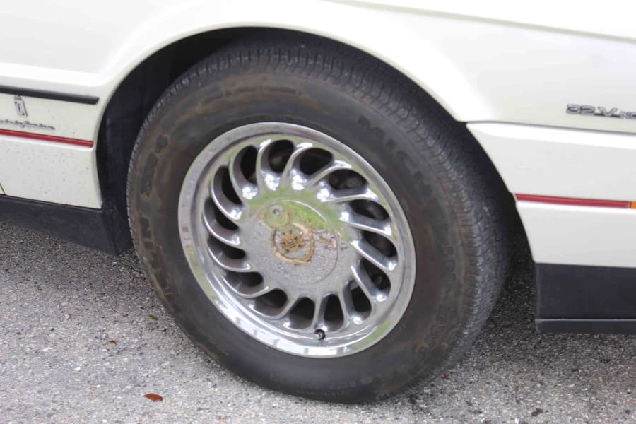1993 Cadillac Allante - Image 29 of 31