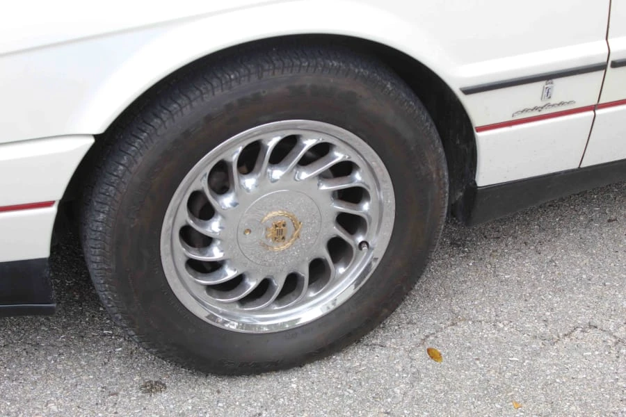 1993 Cadillac Allante - Image 30 of 31