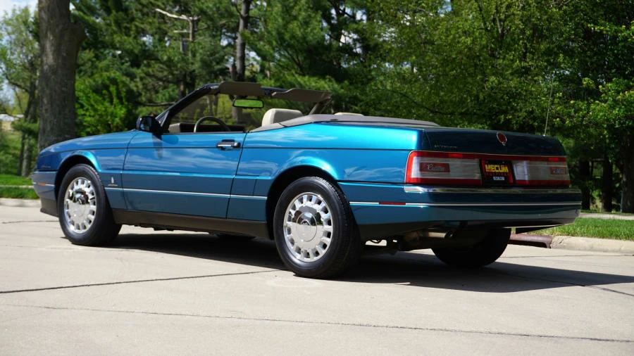 1993 Cadillac Allante - Image 11 of 31