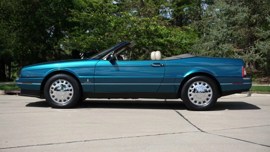 1993 Cadillac Allante - Image 2 of 31
