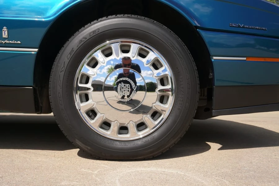 1993 Cadillac Allante - Image 17 of 31