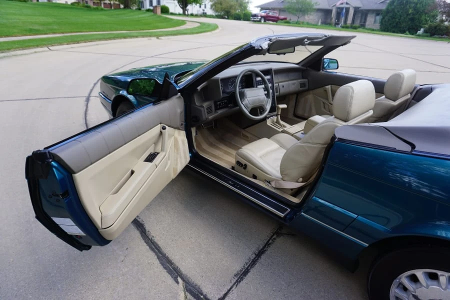 1993 Cadillac Allante - Image 26 of 31
