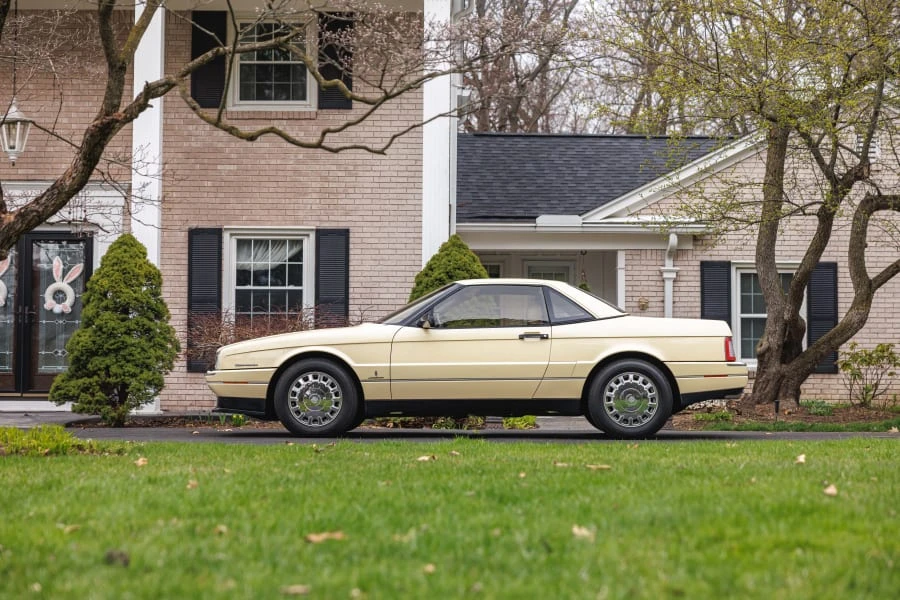 1993 Cadillac Allante - Image 2 of 31