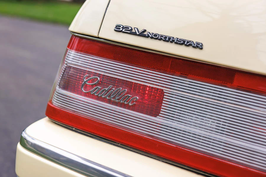 1993 Cadillac Allante - Image 7 of 31