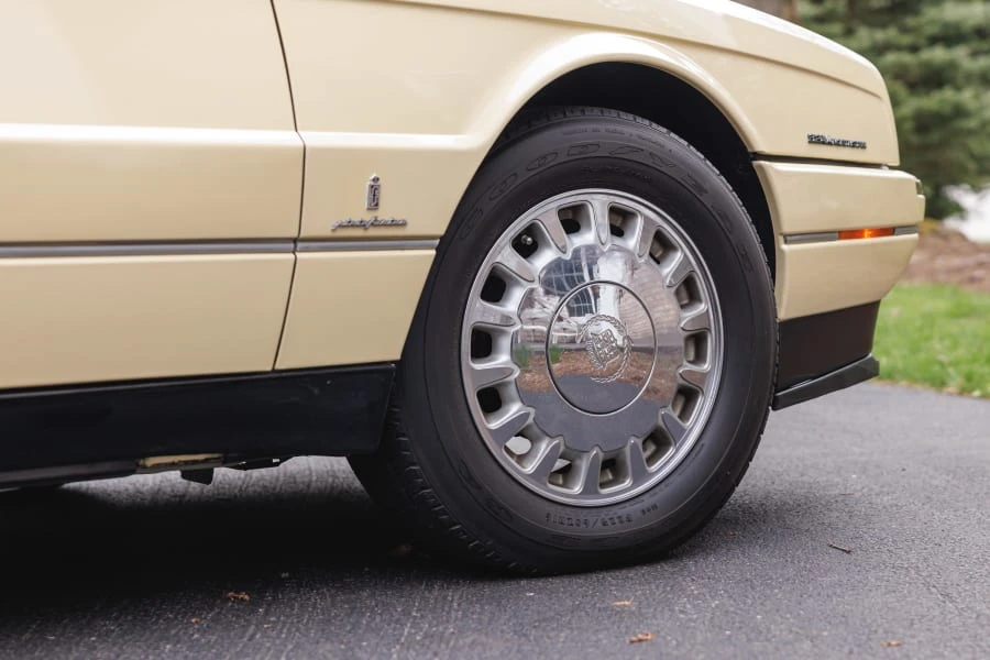 1993 Cadillac Allante - Image 19 of 31