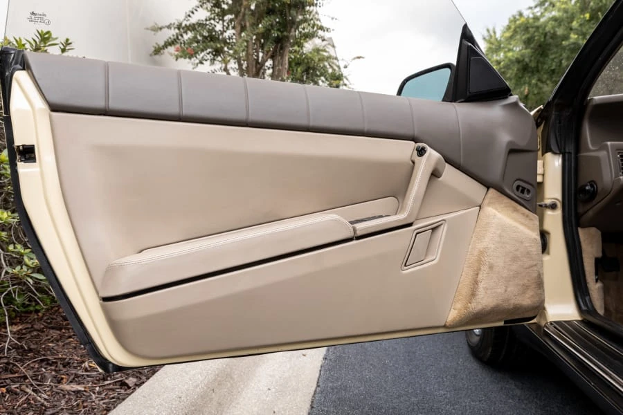 1993 Cadillac Allante - Image 28 of 31