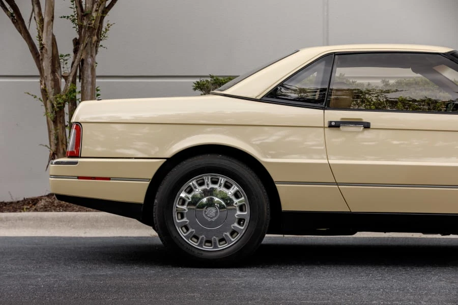 1993 Cadillac Allante - Image 20 of 31