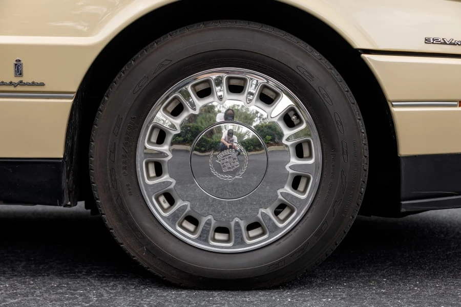 1993 Cadillac Allante - Image 23 of 31