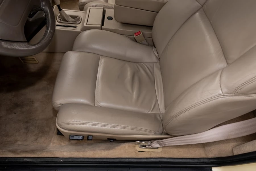 1993 Cadillac Allante - Image 29 of 31