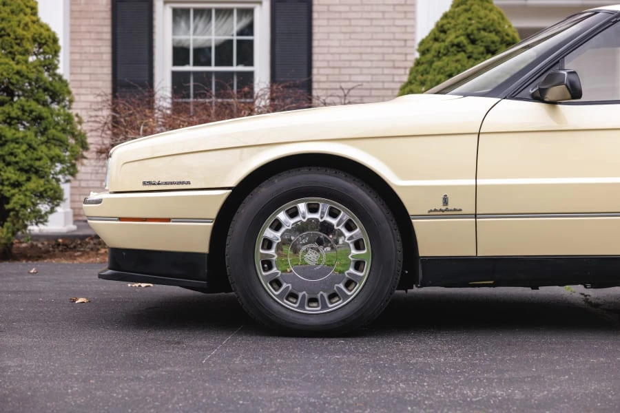 1993 Cadillac Allante - Image 12 of 31