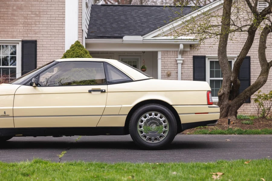 1993 Cadillac Allante - Image 18 of 31