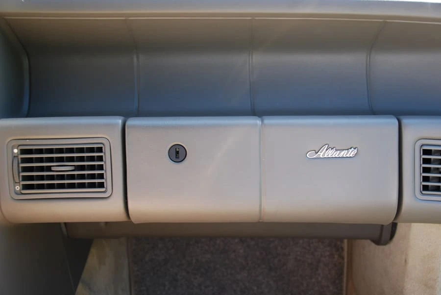 1993 Cadillac Allante - Image 12 of 19