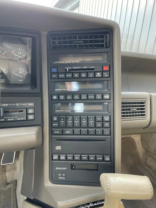 1993 Cadillac Allante - Image 8 of 15